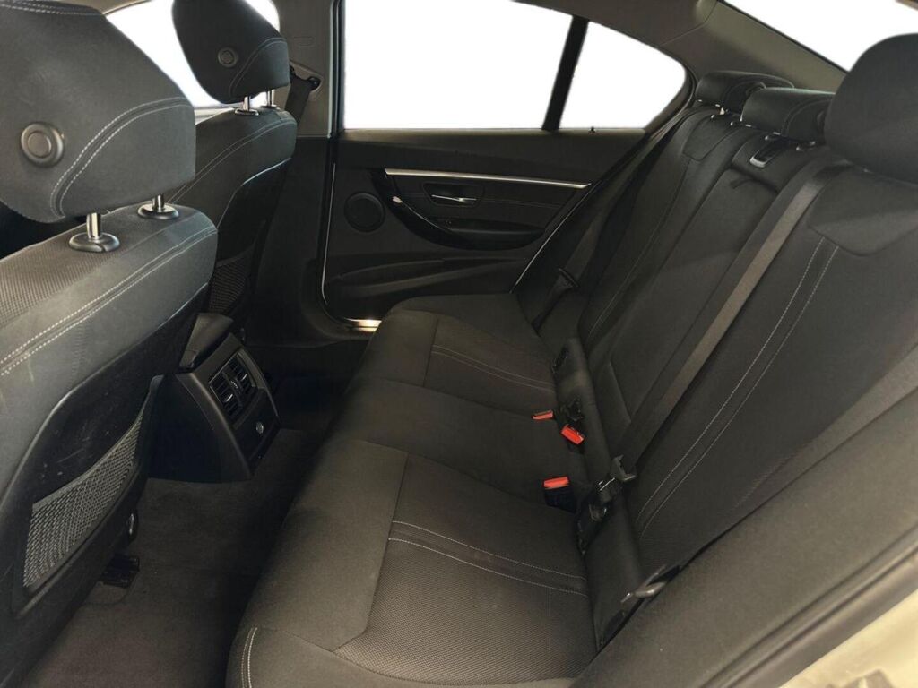 BMW 330 2018 Valkoinen