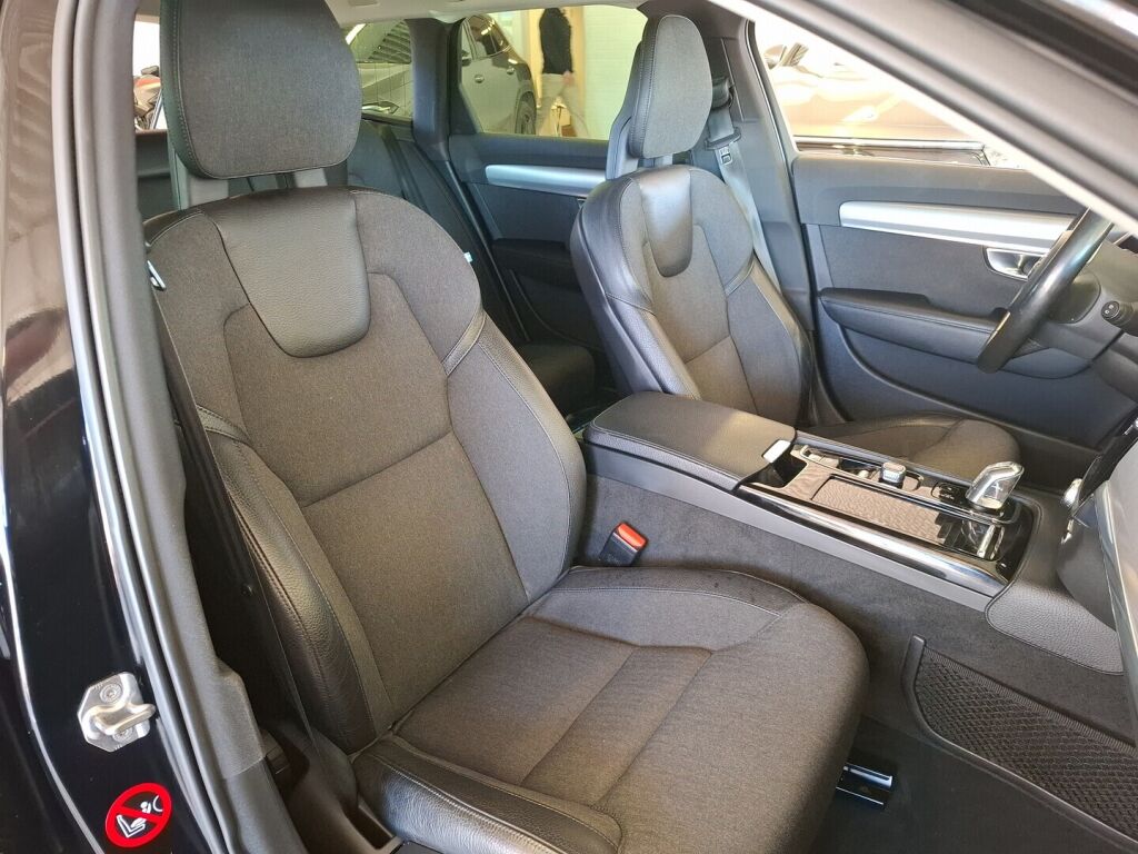Volvo V90 2018 Musta