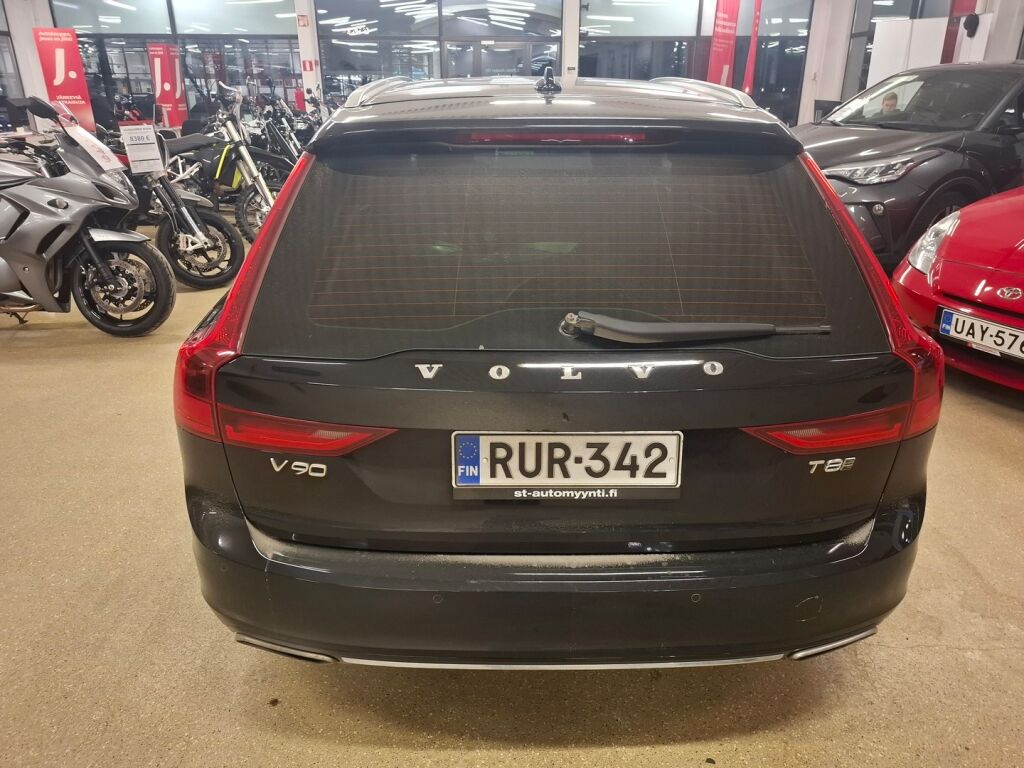 Volvo V90 2018 Musta