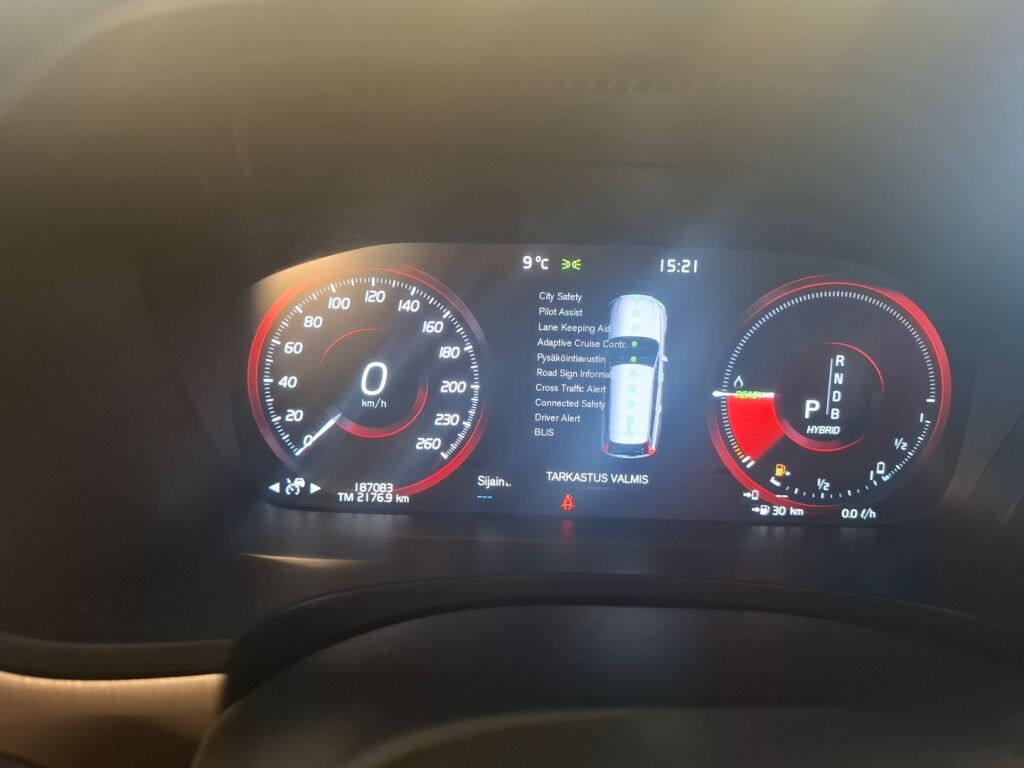 Volvo V90 2018 Musta