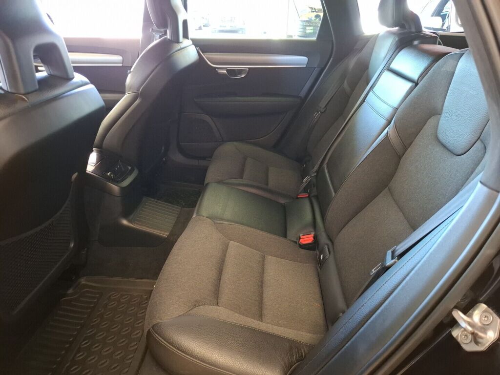 Volvo V90 2018 Musta
