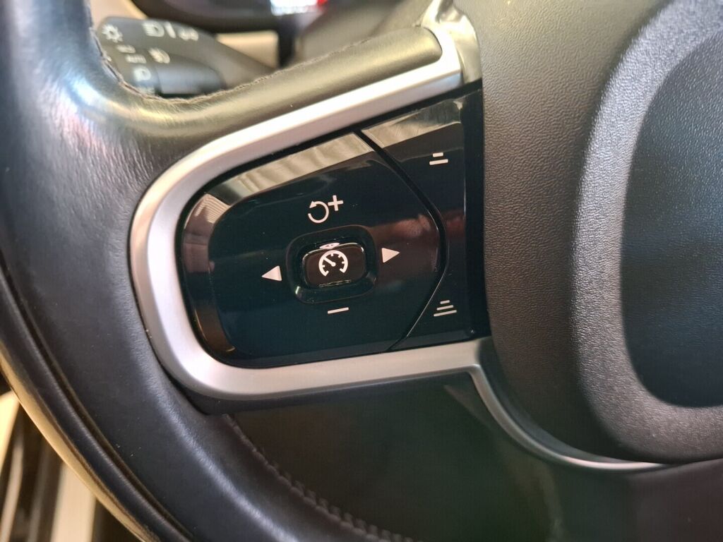 Volvo V90 2018 Musta