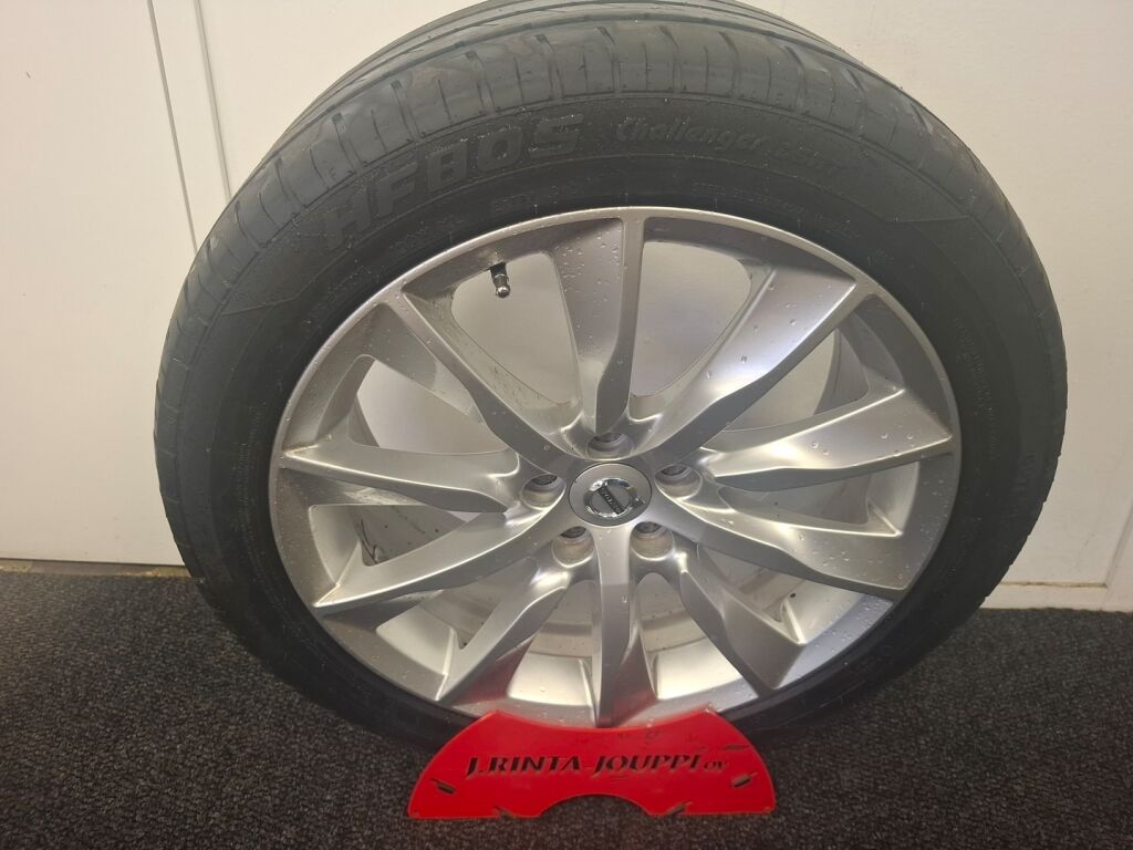 Volvo V90 2018 Musta