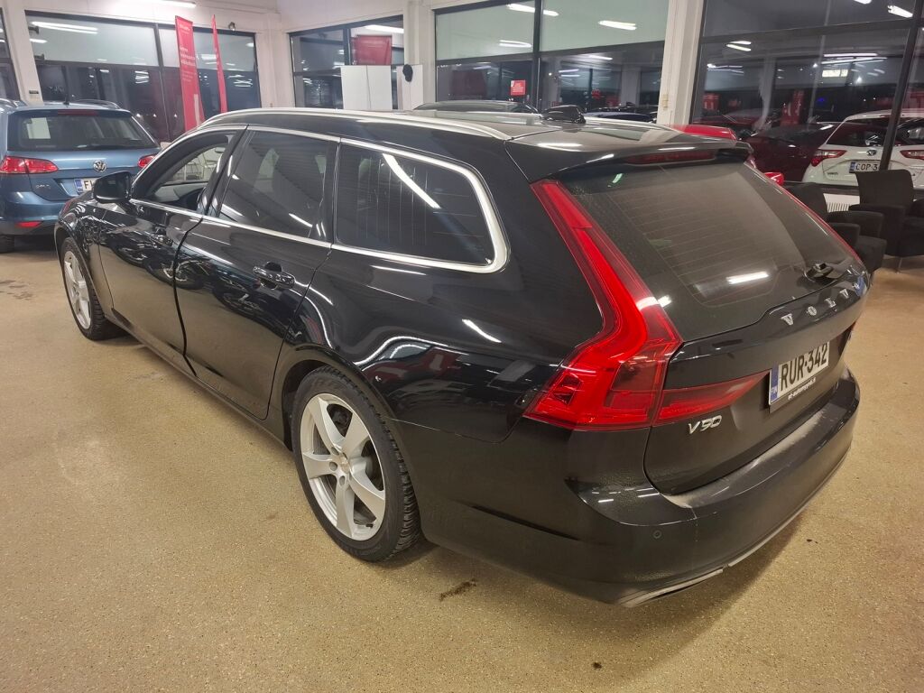 Volvo V90 2018 Musta