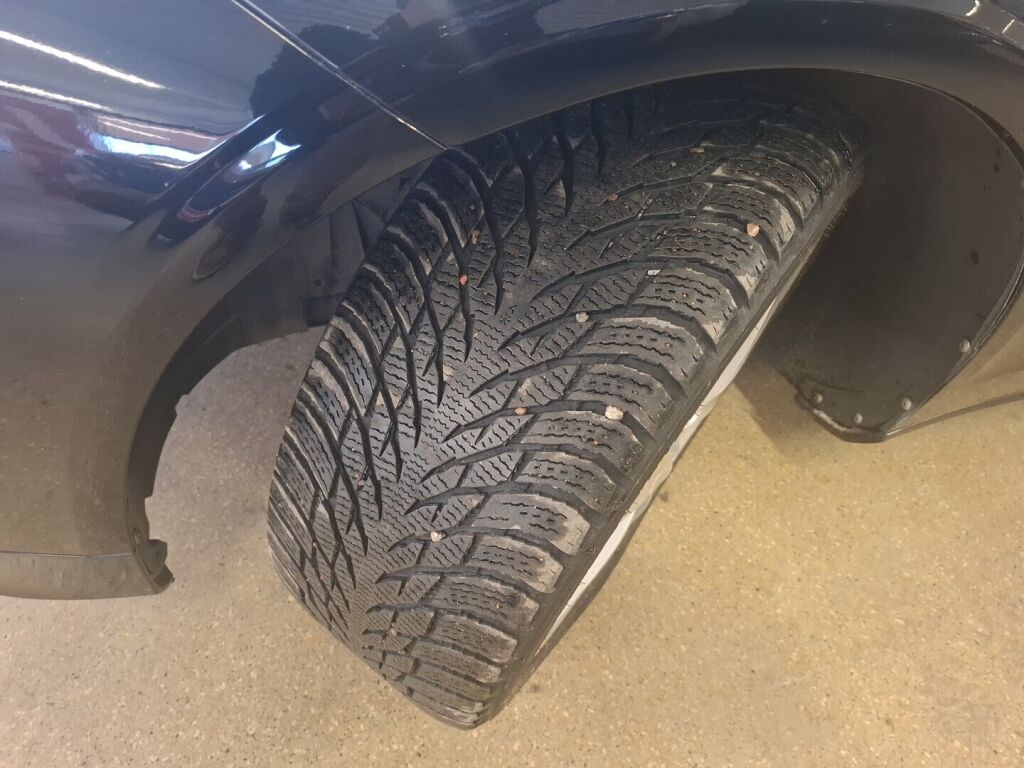 Volvo V90 2018 Musta