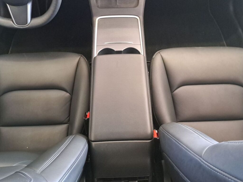 Tesla Model 3 2021 Valkoinen