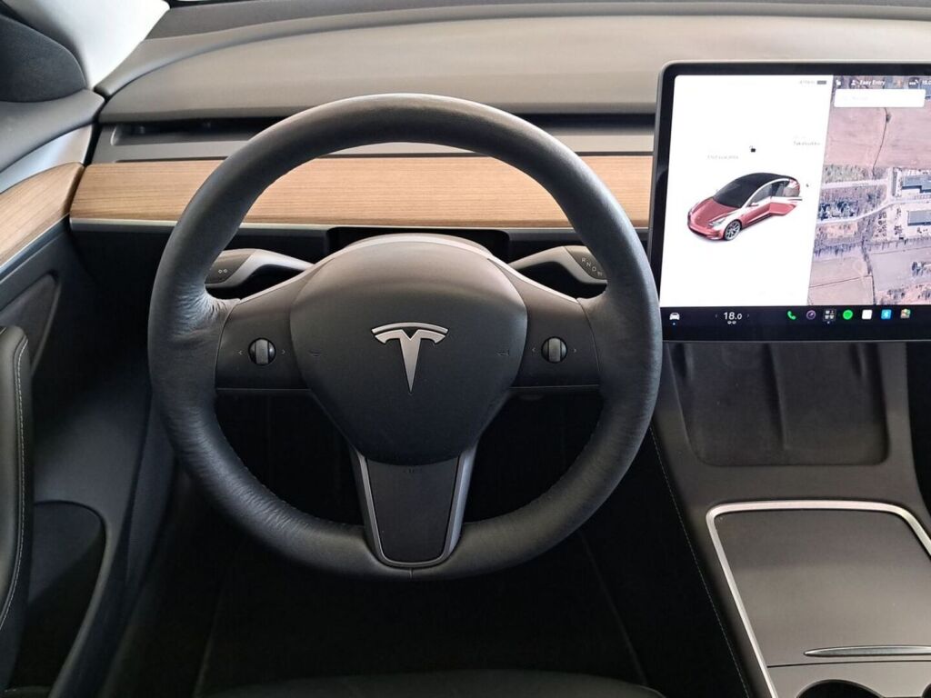 Tesla Model 3 2021 Valkoinen