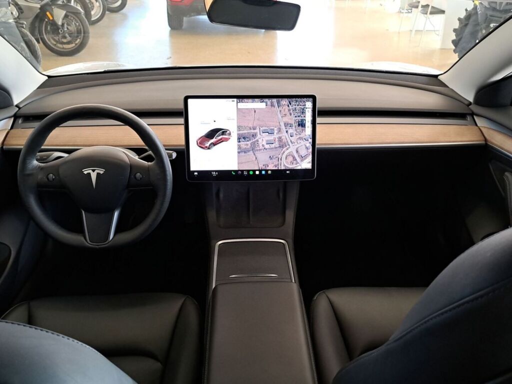Tesla Model 3 2021 Valkoinen