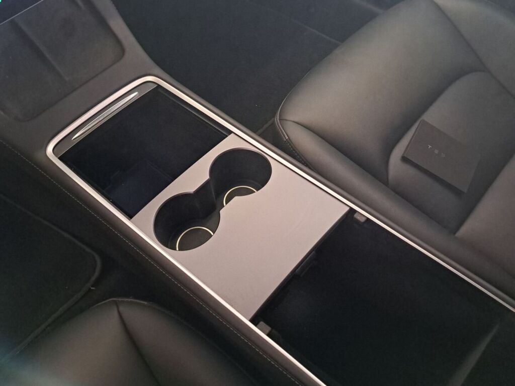 Tesla Model 3 2021 Valkoinen