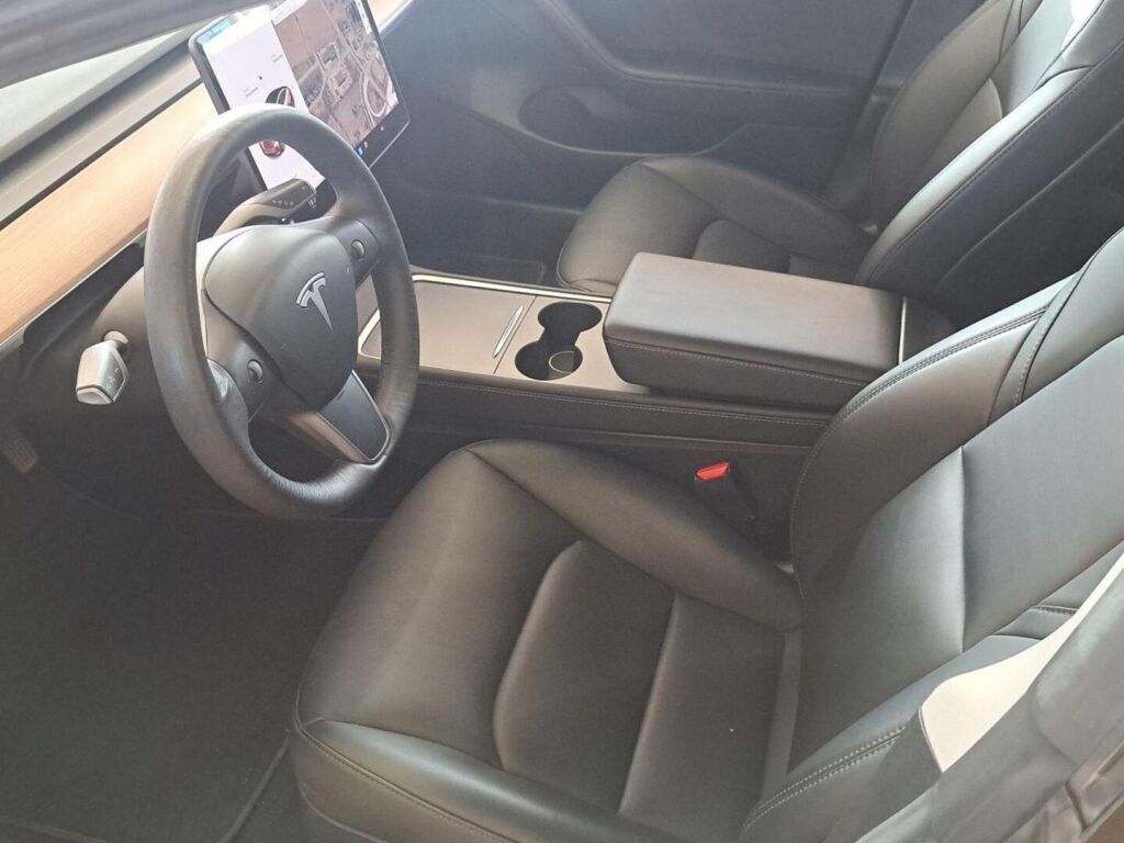 Tesla Model 3 2021 Valkoinen
