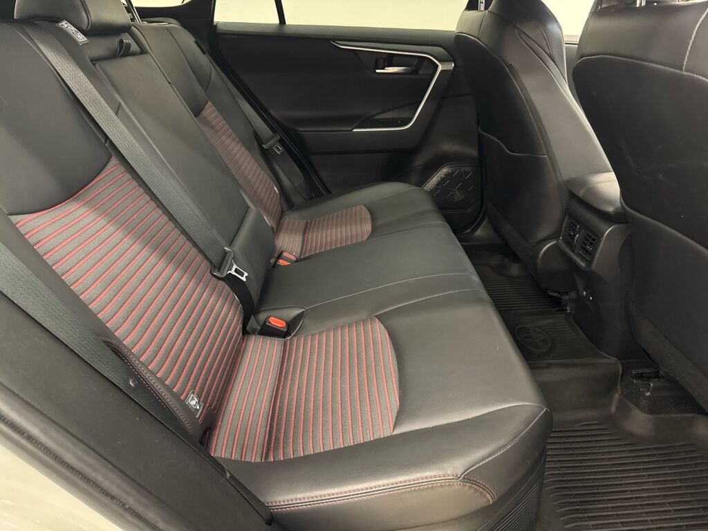 Toyota RAV4 Plug-in 2022 Valkoinen