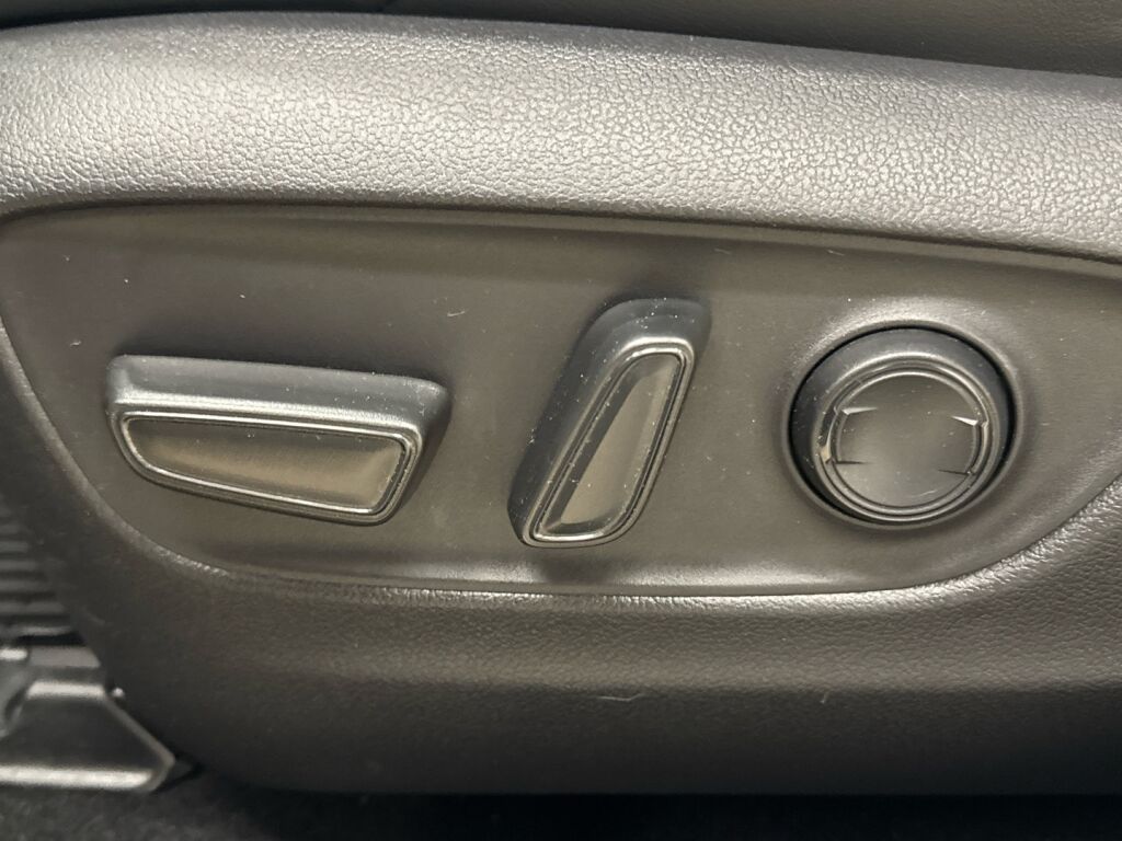 Toyota RAV4 Plug-in 2022 Valkoinen