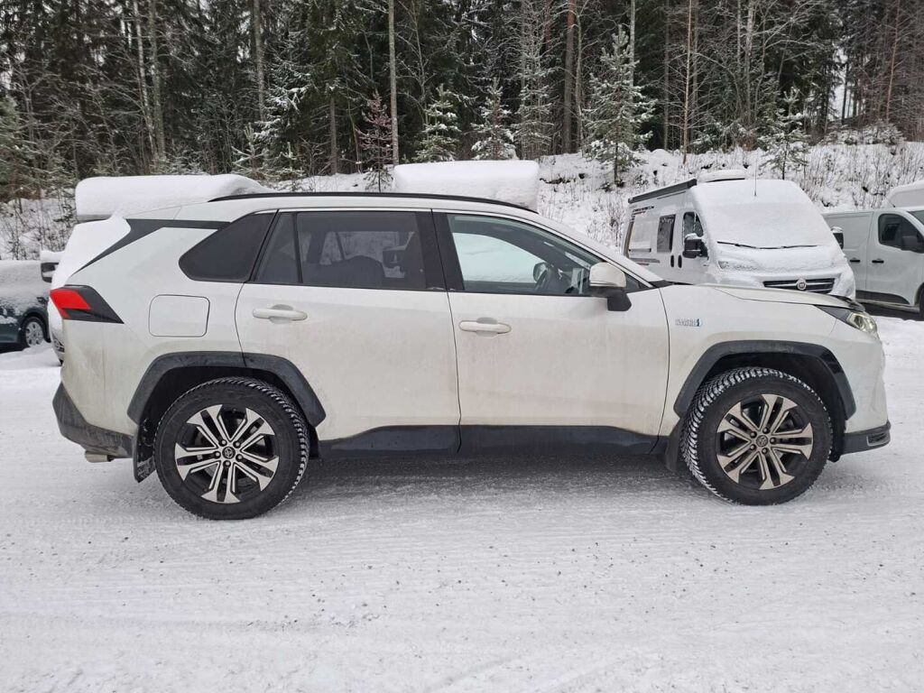 Toyota RAV4 Plug-in 2022 Valkoinen