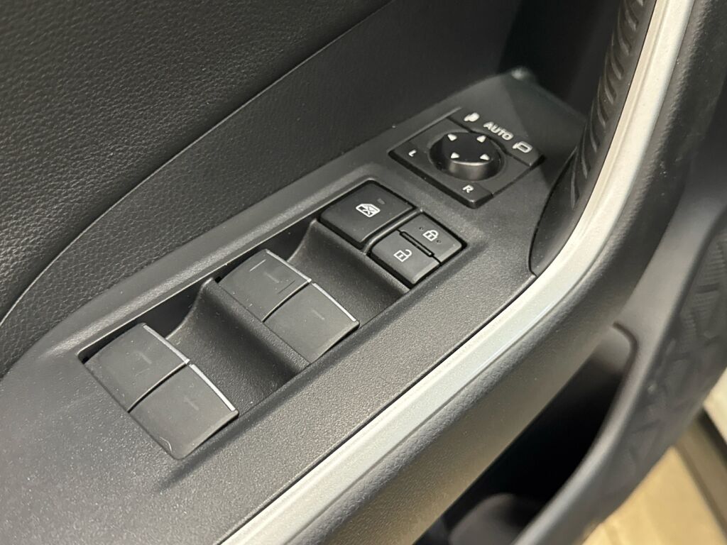 Toyota RAV4 Plug-in 2022 Valkoinen