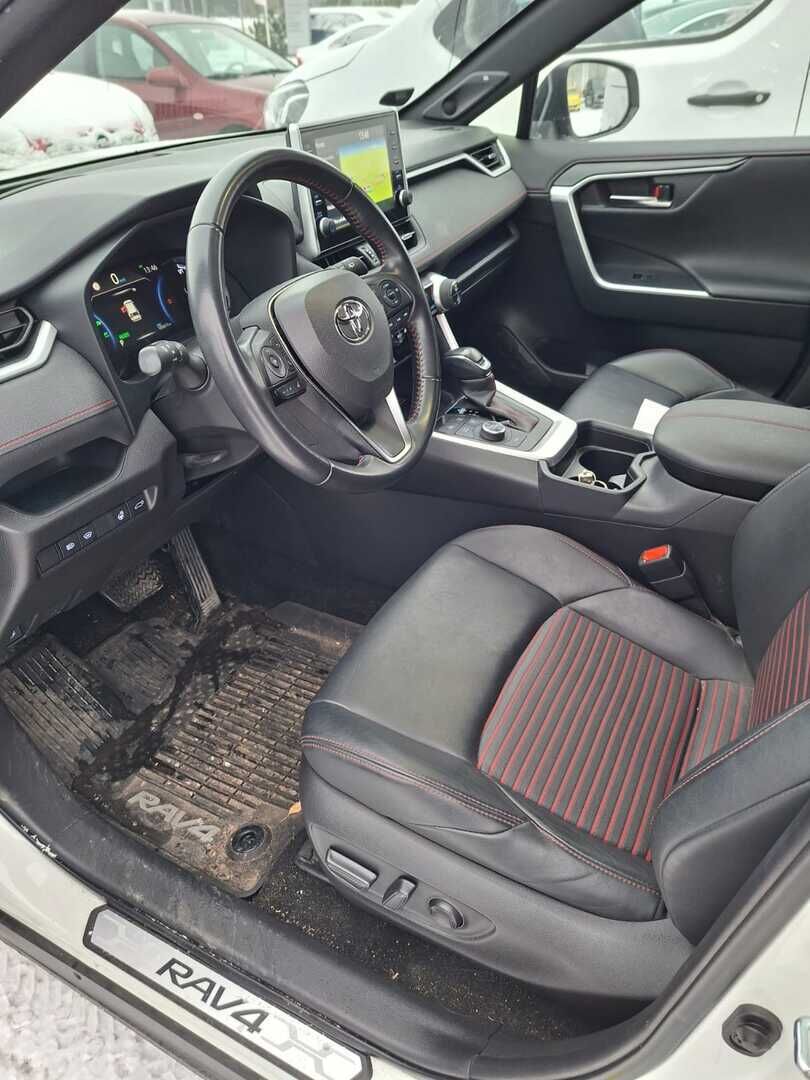 Toyota RAV4 Plug-in 2022 Valkoinen