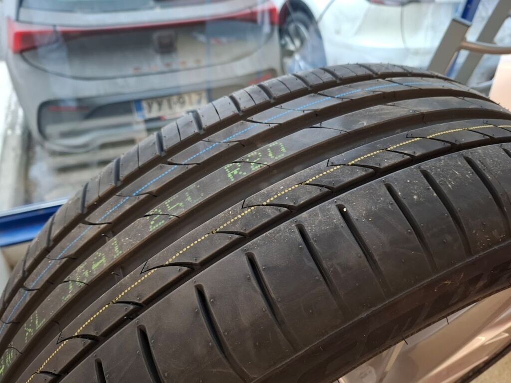 Skoda Enyaq 2022 Musta