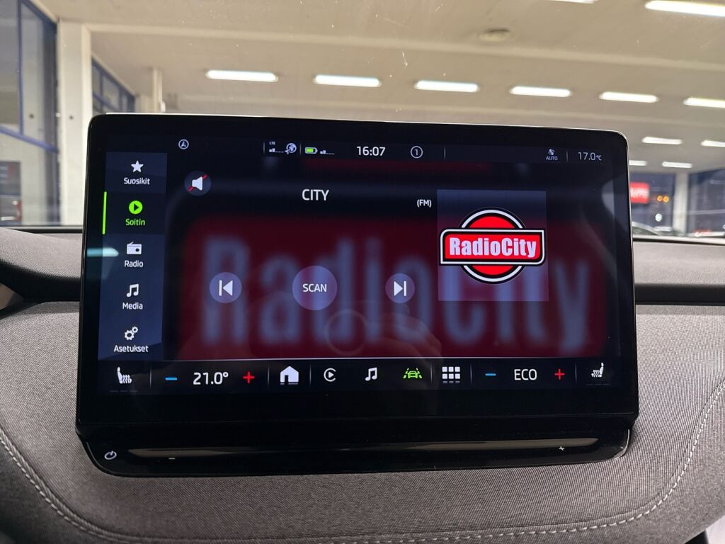 Skoda Enyaq 2022 Musta