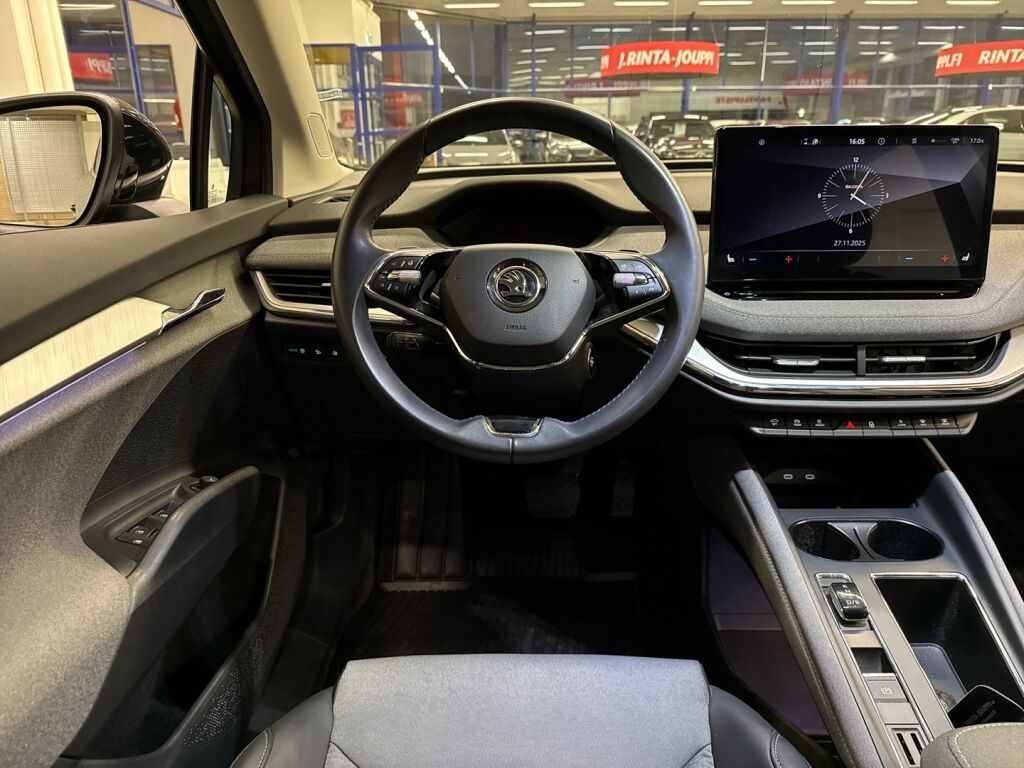 Skoda Enyaq 2022 Musta