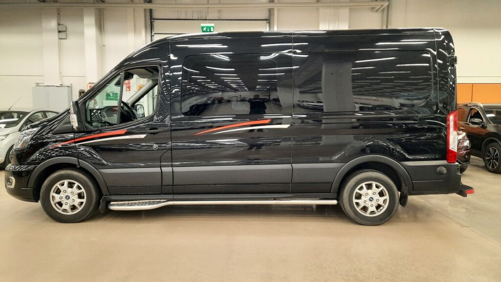 Ford Transit 2022 Musta