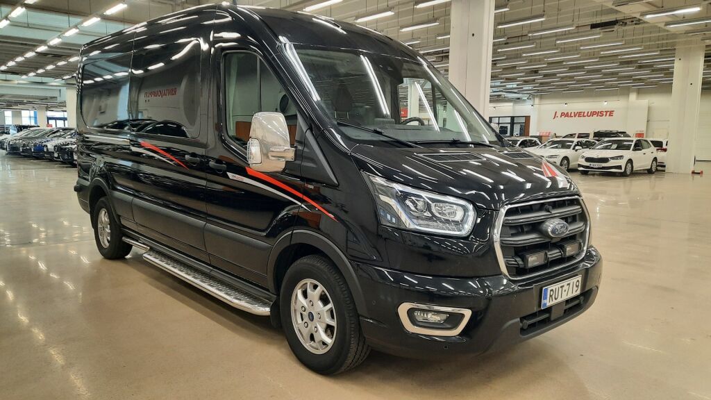 Ford Transit 2022 Musta