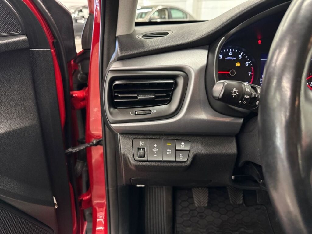 Kia Rio 2022 Punainen