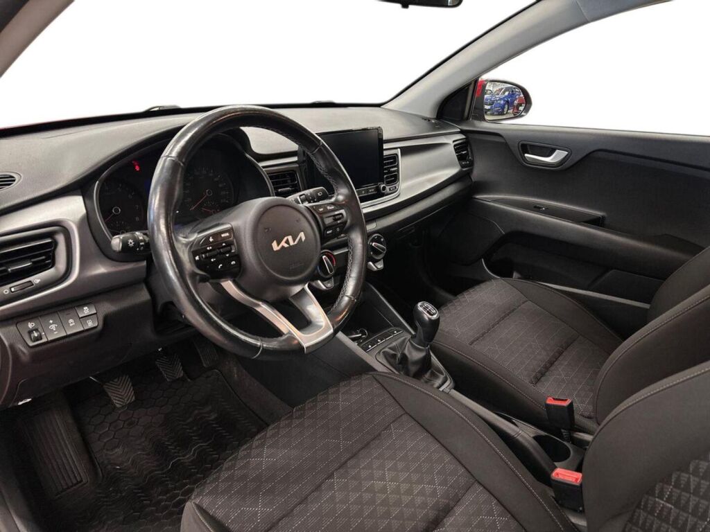 Kia Rio 2022 Punainen