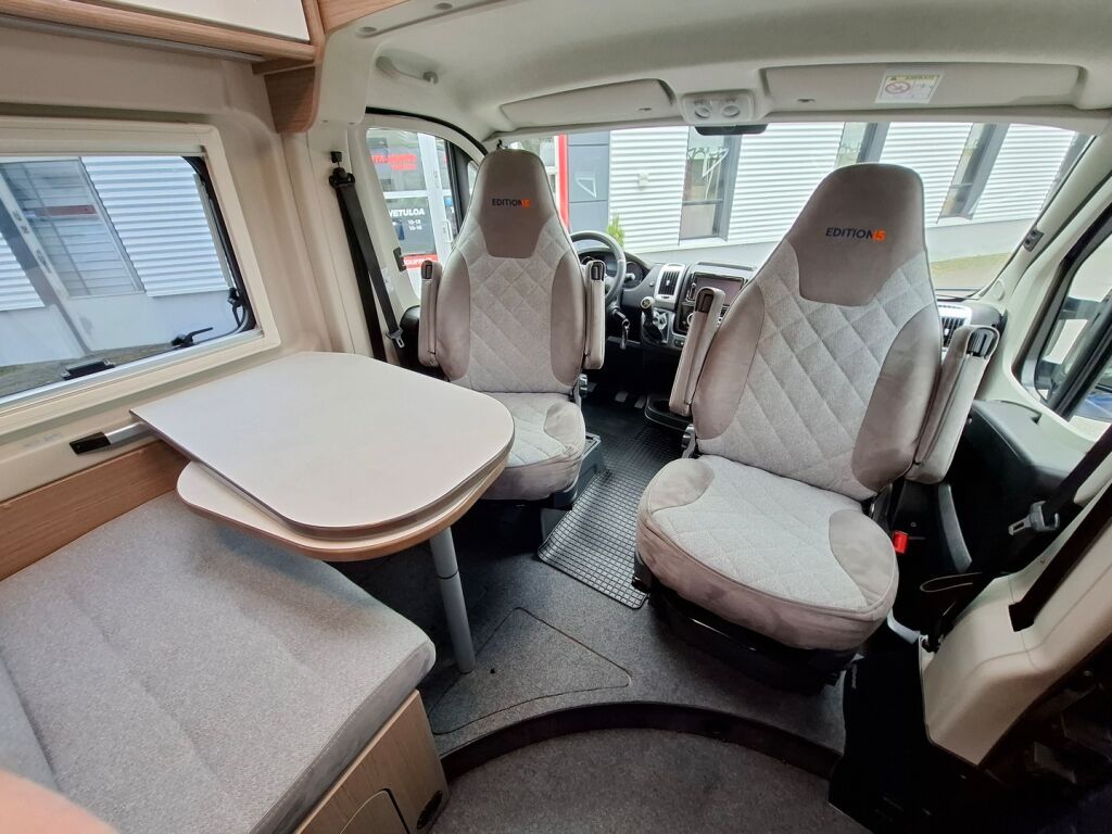 Carado VAN 600 2021 Sininen