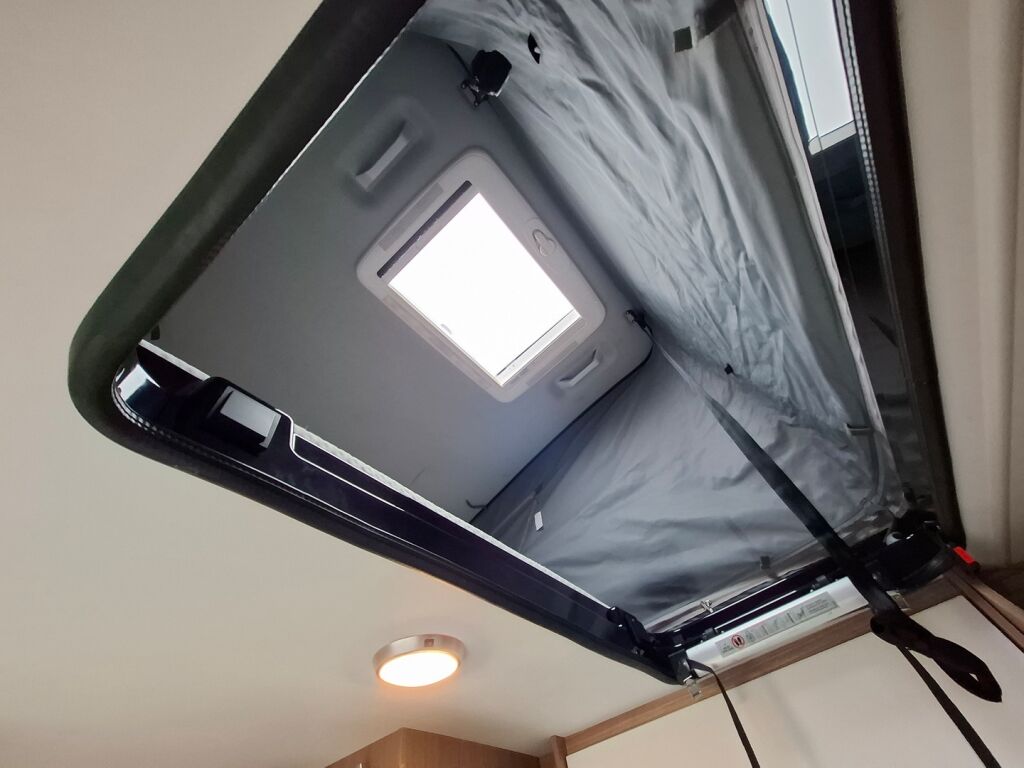 Carado VAN 600 2021 Sininen