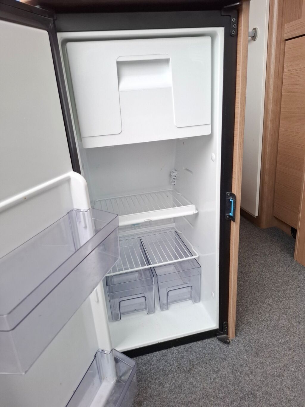 Carado VAN 600 2021 Sininen