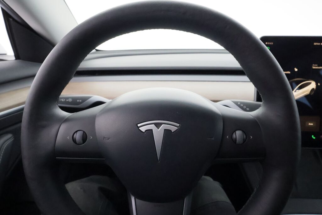 Tesla Model 3 2021 Valkoinen