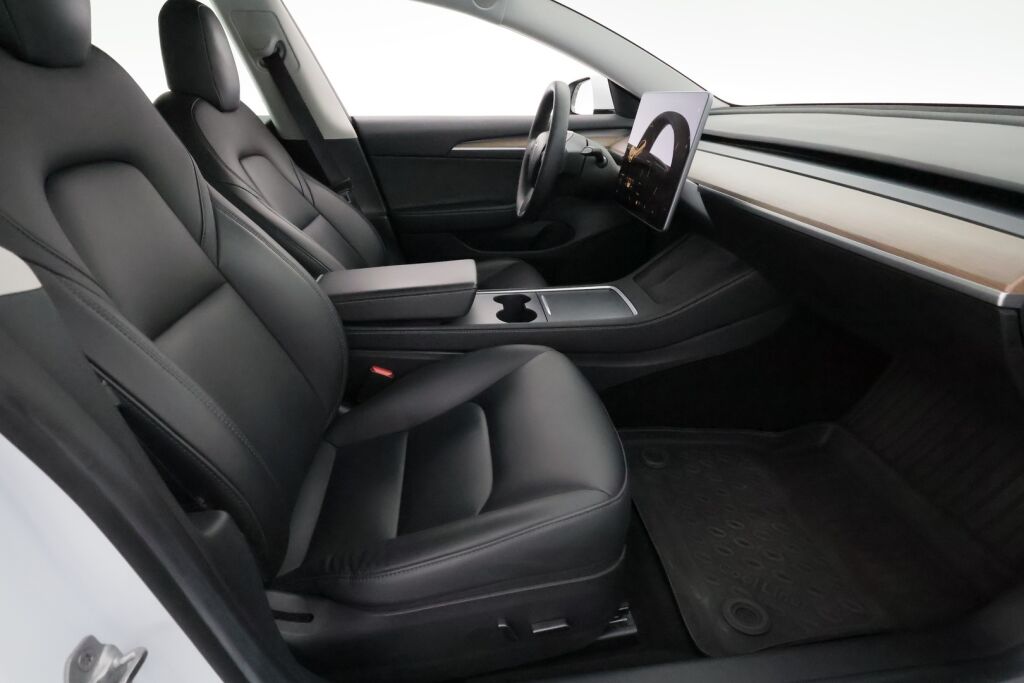 Tesla Model 3 2021 Valkoinen