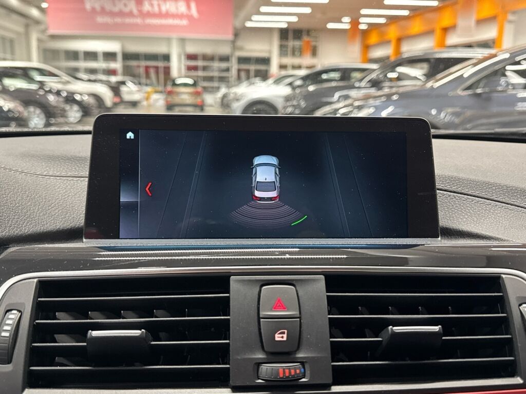 BMW 330 2018 Musta