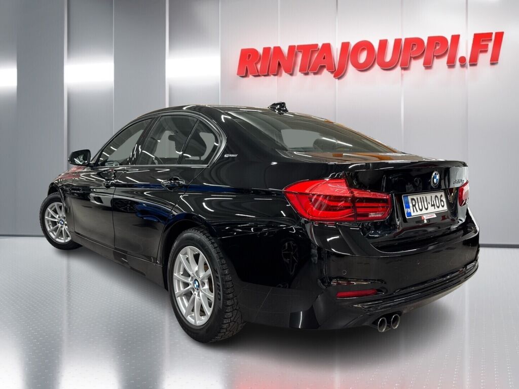 BMW 330 2018 Musta