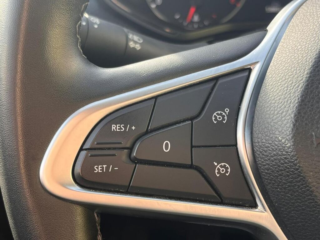 Renault Clio 2022 Oranssi