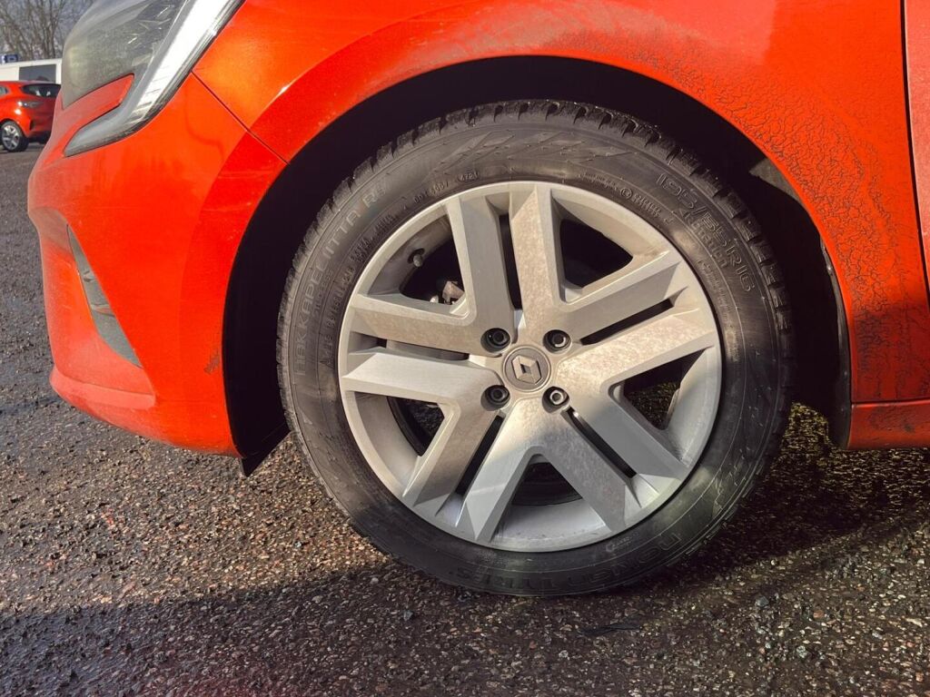 Renault Clio 2022 Oranssi