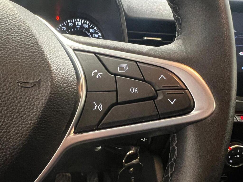 Renault Clio 2022 Oranssi