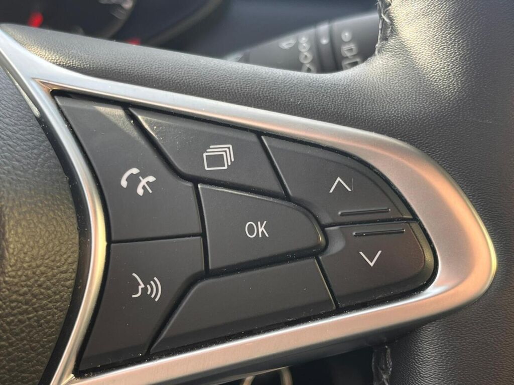 Renault Clio 2022 Oranssi