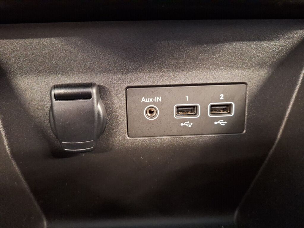 Renault Clio 2022 Punainen