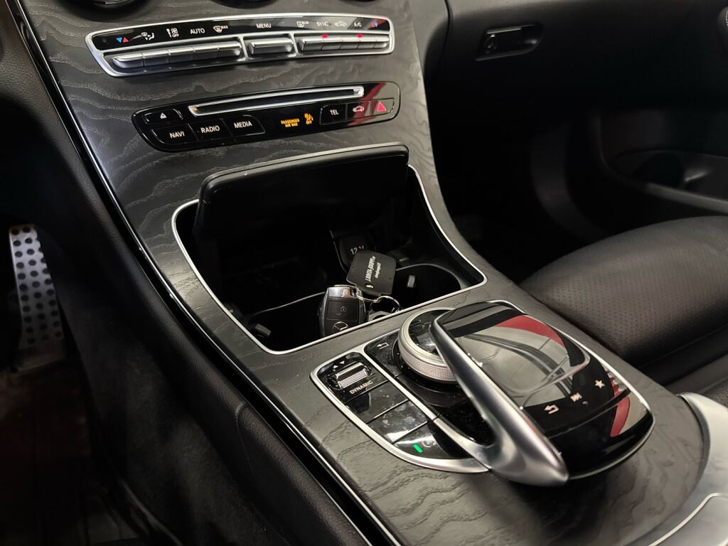 Mercedes-Benz C 2018 Musta