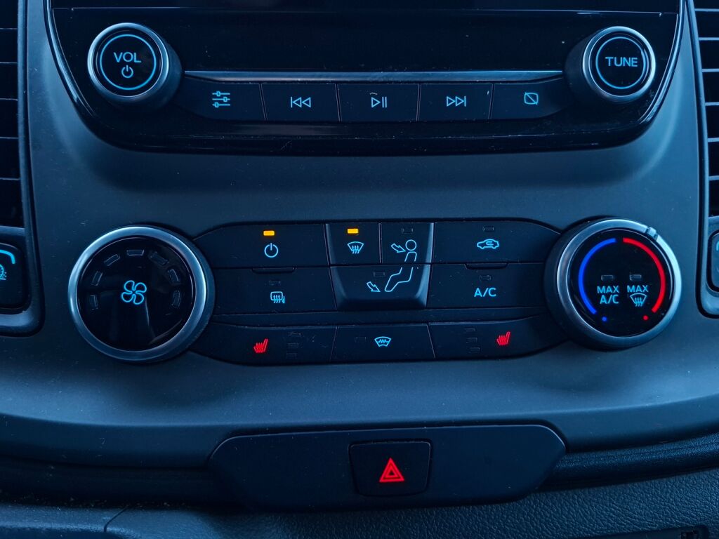 Ford Transit 2021 Musta