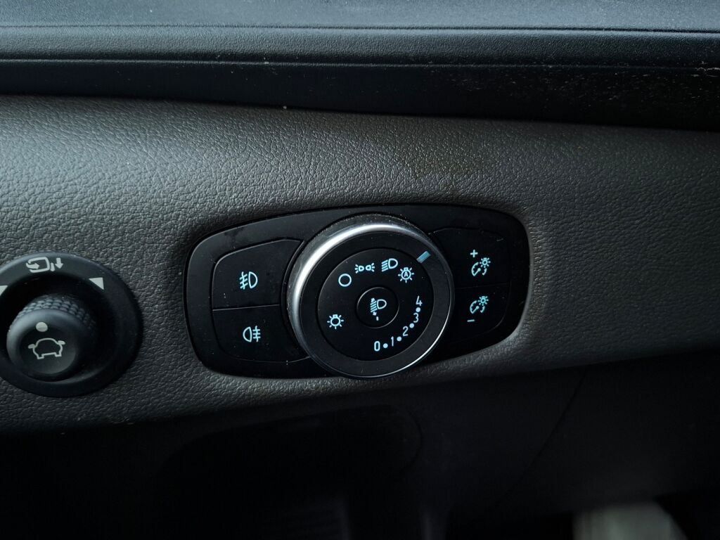 Ford Transit 2021 Musta