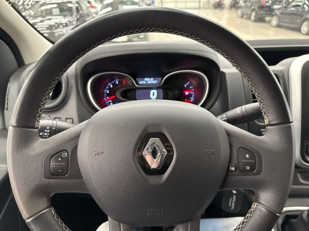 Renault Trafic 2021 Valkoinen