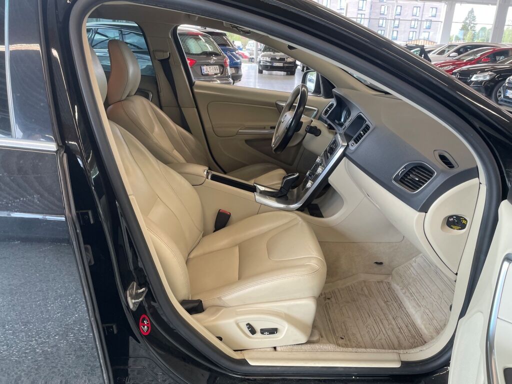 Volvo V60 2014 0