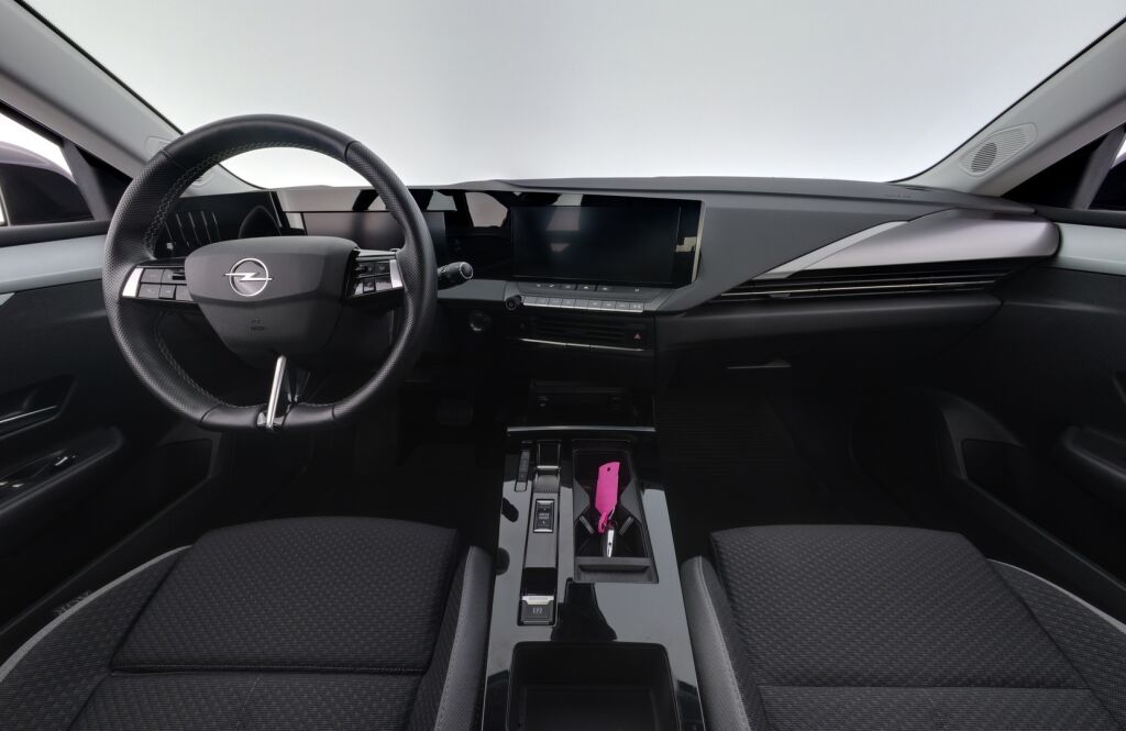 Opel Astra 2023 Valkoinen