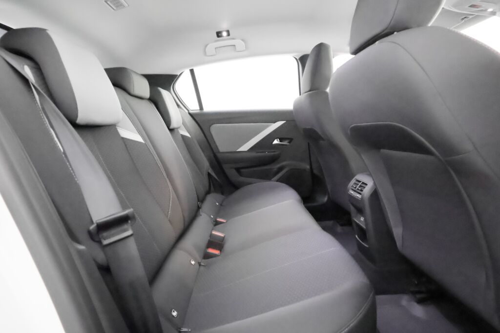 Opel Astra 2023 Valkoinen