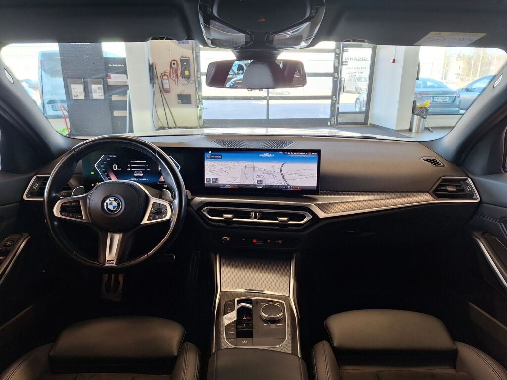 BMW 330 2023 Valkoinen