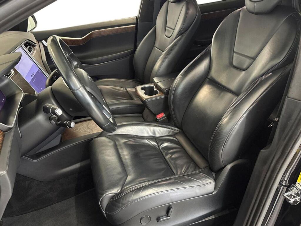 Tesla Model X 2017 Musta