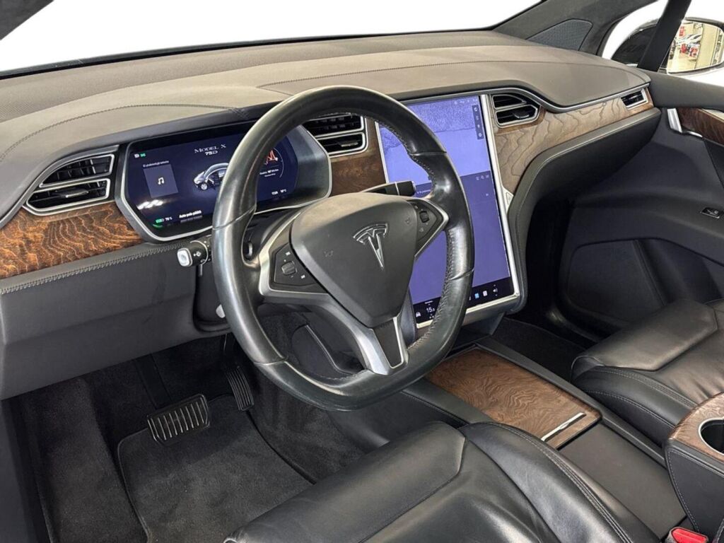 Tesla Model X 2017 Musta