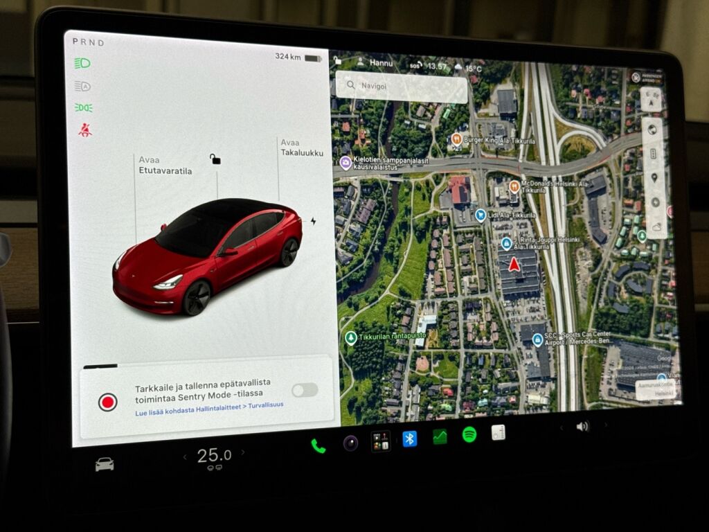 Tesla Model 3 2021 Punainen
