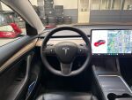 Tesla Model 3 2021 Punainen